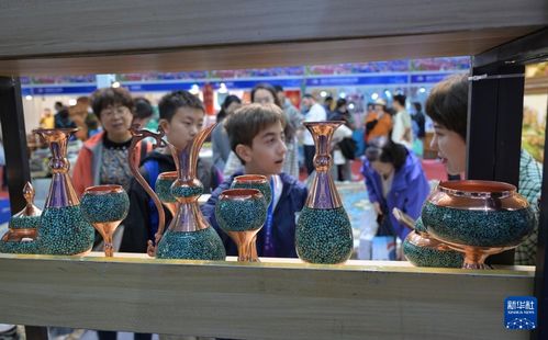 多國工藝品齊聚中俄博覽會，工藝美術品及禮儀用品銷售火爆